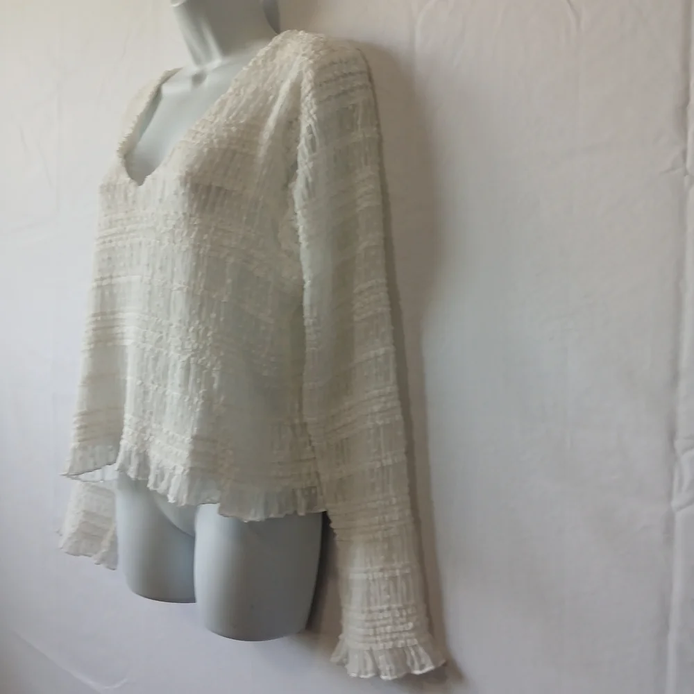 Lost & Wander Off White  Ruffled Long Sleeve Blouse NWT Texture Chic Office Wear